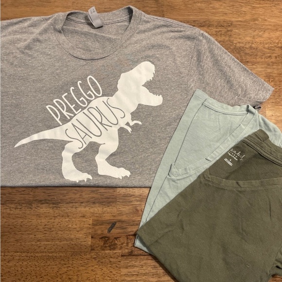 Pregnancy Announcement Tee and Maternity Tee Bundle - Picture 1 of 7